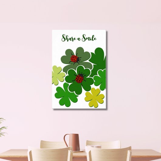 Green & White Clover Lady Bug Deel een glimlach Poster
