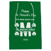 Green White Monogram Familienaam St. Patrick's Day Medium Cadeauzakje (Voorkant)