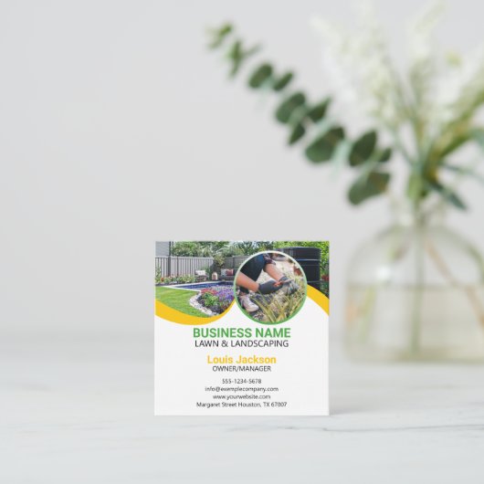 Green & Yellow Lawn Service Modern in het oog spri Vierkante Visitekaartje (Staand voorkant)