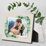 Greenery Border Ingebouwd Easel tafelblad Fotoplaat<br><div class="desc">Tabletopplak met een ingebouwd chassis biedt uw favoriete foto die voorzien is van prachtige waterverf bladeren op ELKE COLOR-ACHTERGROND en alle LIJSTEN voor kleuren die overeenkomen met uw foto. VERANDERT de datum naar het huidige jaar of u kunt deze verwijderen of meer informatie toevoegen. Geweldig als geschenk of om je...</div>