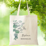 Greenery Eucalyptus Bridesmaid Tote Bag<br><div class="desc">Deze elegante Bridesmaïde Canvas tas is versierd met waterverf eucalyptusbladeren in zachte groene tinten. Eenvoudig aan te passen. Om verder uit te geven gebruik het Hulpmiddel van het Ontwerp om de doopvont, de doopvontgrootte, of de kleur te veranderen. Omdat wij ons kunstwerk creëer, zult u dit nauwkeurige afbeelding niet vinden...</div>