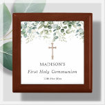 Greenery First Heilige Communie Rosary Gift Box Cadeaudoosje<br><div class="desc">Vier de Eerste Heilige Communie van uw kind op een zinvolle manier met onze gepersonaliseerde rozenkrans doos met groen eucalyptus en een goudkleurige crucifix op een heldere witte achtergrond. Deze mooie en unieke aandenken doos is de perfecte plek om de rozenkrans kralen van uw kind op te slaan, hen te...</div>