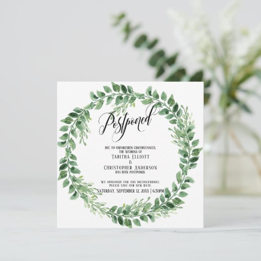 Greenery krans uitgestelde bruiloft aankondiging (Staand voorkant)