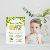 Greenery Lemon Sweet One First Birthday Foto Invi Kaart (Staand voorkant)