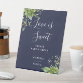 Greenery Navy Blue Love Is Sweet Favors Reclamebord Met Voetstuk (Insitu)