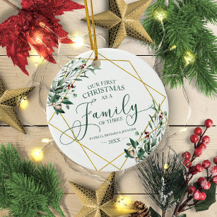 Greenery ons eerste kerstfeest als familie van dri keramisch ornament