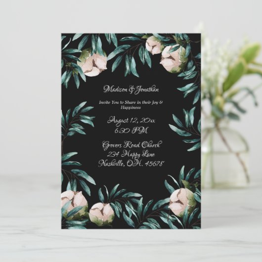 Greenery Rozen Black Background Elegant Wedding Kaart (Staand voorkant)