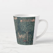 Greenery, Victorian Era Tapestry by Henry Dearle Latte Mok (Rechts)