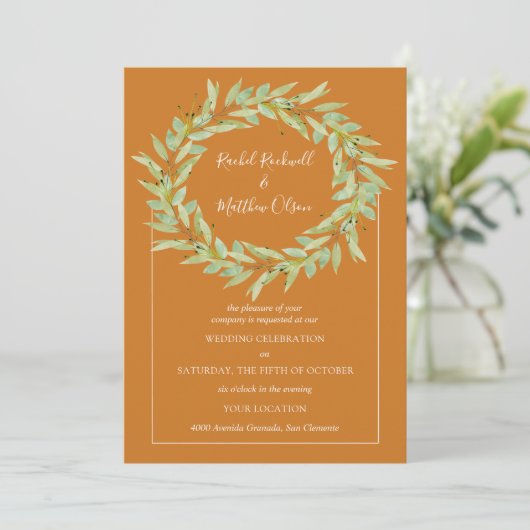 Greenery Wreath op Ochre Wedding Kaart (Staand voorkant)