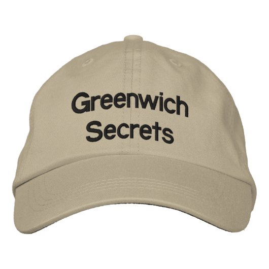 Greenwich Secrets Geborduurde Pet (Voorkant)