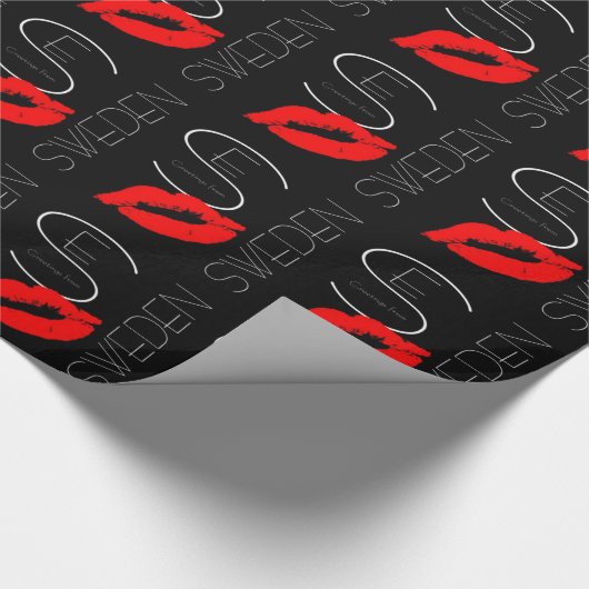 Greetings uit Zweden Red Lipstick Kiss Black Cadeaupapier (Hoek)