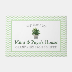 Grenkinderen van tuinen hier rondhangen grootouder deurmat