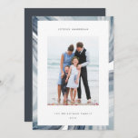 grens voor gehakt vlees | Hanukkah-foto Feestdagenkaart<br><div class="desc">Verstuur Hanukkah groeten naar vrienden en familie met onze elegante fotokaarten. Ontworpen om één enkele verticale of portretgeoriënteerde foto aan te passen,  kenmerkt de kaart een geo-de van de waterverf plakgrens in humeurlicht onduidelijk beeld. Pas uw eigen Hanukkah-begroeting en familienaam/namen aan.</div>