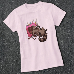 Gretige wasbeer vol verjaardagstaart cartoon t-shirt