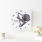 Grey Alien, de waarheid is er Vierkante Klok (Huis)