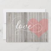 Grey and Pink Rustic Wood Heart Wedding Invite Kaart (Voorkant)
