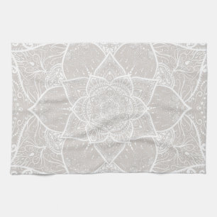 Grey and White Mandala - Loergann in Lynx Theedoek