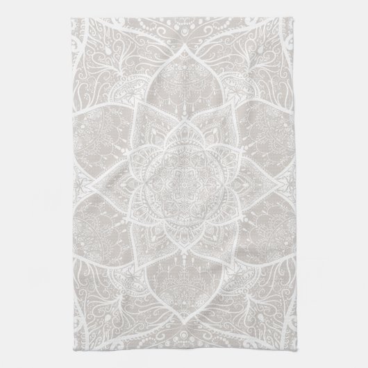 Grey and White Mandala - Loergann in Lynx Theedoek (Verticaal)