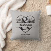 Grey Black Mr. en Mrs Heart Wedding Gift Kussen (Deken)