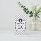 Grey Chevron Yoga Instructor Kaart Afsprakenkaartje (Staand voorkant)