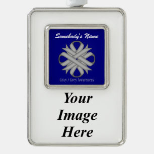Grey Clover Ribbon Tmpl (V-I) door Kenneth Yoncich Verzilverd Omlijst Ornament