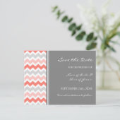 Grey Coral Chevron Save the Date Wedding Briefkaar Aankondigingskaart (Staand voorkant)