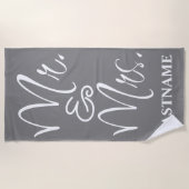 Grey en White personaliseerde Mr en Mr. Strandlaken (Voorkant)