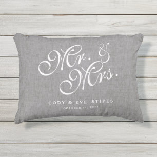 Grey Linen Initialen Mr. en Mrs Wedding Pillow Buitenkussen