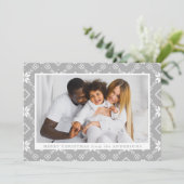 Grey Nordic Snowflake Pattern Foto Feestdagenkaart (Staand voorkant)