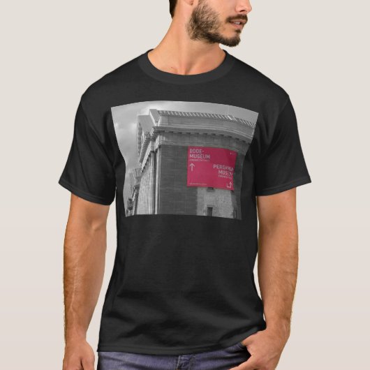 Grey & Pink view of Bode Museum & Pergamon Museum T-shirt (Voorkant)