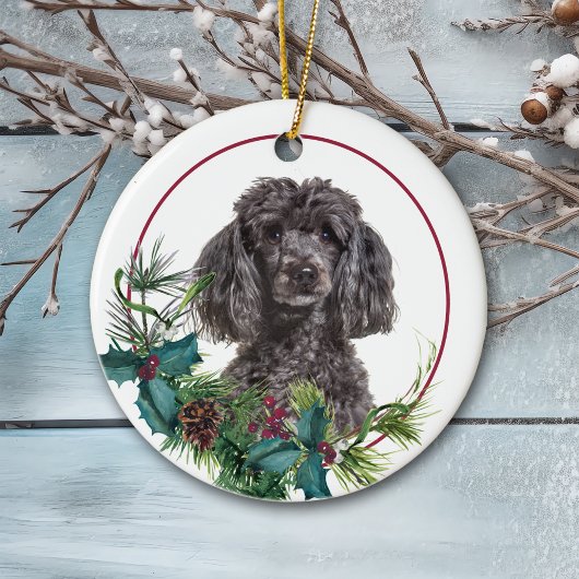 Grey Poodle Dog Evergreen Berry Wreath Keramisch Ornament