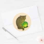 Grey Shorthair cat with green crystal ball Ronde Sticker (Envelop)