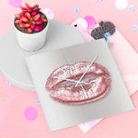 Grey Silver Kiss Lips Roze Rose Gold Makeup Artist Vierkante Klok<br><div class="desc">Uniek minimaal en decoratief U kunt de vorm en kleur van de hand veranderen. Het ontwerp van de florenceK</div>