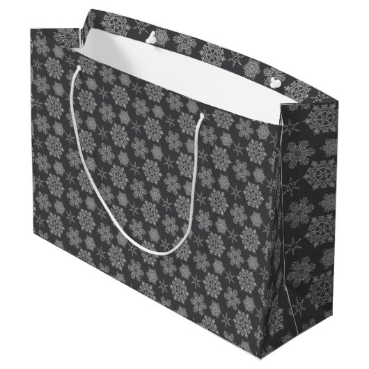 Grey Snowflake Christmas Design Gift Bag Groot Cadeauzakje (Achterkant Gekanteld)