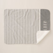 Grey Stripes Naam Monogram | boerderij Sherpa Deken (Voorkant (horizontaal))