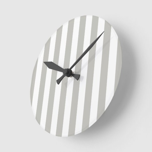 Grey & White Stripe Clock Ronde Klok (Hoek)