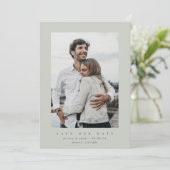 GreyGreen Ultra Minimal sparen de Datum aankondigi Save The Date (Staand voorkant)