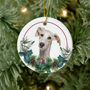 Greyhound Dog Evergreen Berry Wreath Keramisch Ornament