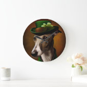 Greyhound Dog in St. Patrick's Day Dress Grote Klok (Huis)