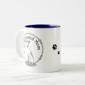 Greyhound Ma (flauw wit) Cute Dog mam Funny Tweekleurige Koffiemok (Voorkant links)