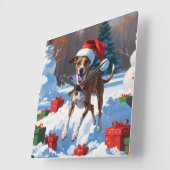 Greyhound Rent in de Sneeuw met Kerstmuts Vierkante Klok (Hoek)