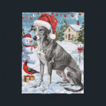 Greyhound Winter Wonderland Christmas Joy Fleece Deken<br><div class="desc">Dit feestelijke ontwerp vangt de vrolijke sfeer van het vakantieseizoen, met een schattige pup die een kerstmuts draagt. De hond is genesteld in een winterwonderland, compleet met een sneeuwpop, een versierde kerstboom en prachtig ingepakte cadeaus. Sneeuwvlokken herfsten zachtjes en voegen een magische toets toe aan het tafereel, terwijl de levendige...</div>