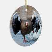 Greylag Goose op de Chase Keramisch Ornament (Rechts)