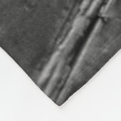 GREYSCALE FOTO VAN HET MAN DIE TIJDENS HET LEZEN N FLEECE DEKEN (Hoek)