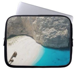 GRIEKENLAND, Ionische eilanden, ZAKYNTHOS, SHIPWRE Laptop Sleeve