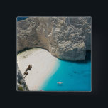 GRIEKENLAND, Ionische eilanden, ZAKYNTHOS, SHIPWRE Vierkante Button 5,1 Cm<br><div class="desc">COPYRIGHT Walter Bibikow / DanitaDelimont.com | EU12 WBI0211.jpg | GRIEKENLAND,  Ionische eilanden,  ZAKYNTHOS,  SHIPWRECK BEACH: Scheepswrak (Navagio) Beach,  Uitzicht van strand met scheepswrak</div>