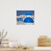 Griekenland, Santorini. Bloemtower en blauwe domme Poster (Keuken)