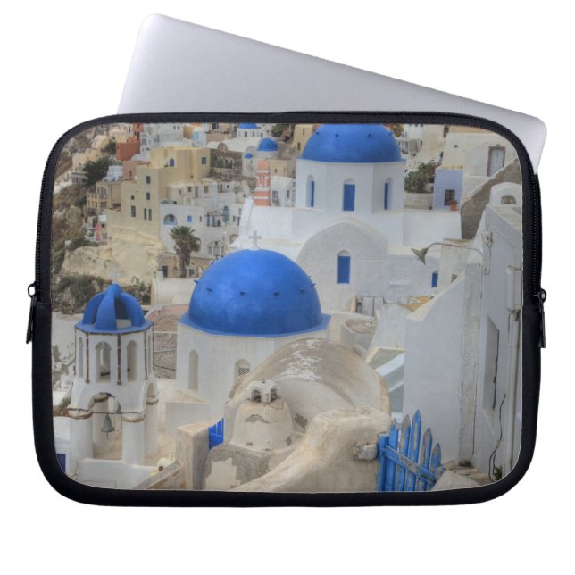 Griekenland, Santorini. Kellentoren en blauwe domp Laptop Sleeve (Voorkant)