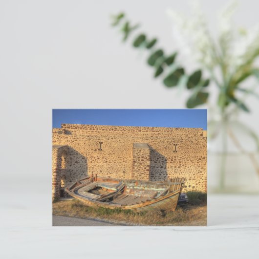Griekenland, Santorini, Oia. Oude vissersboot droo Briefkaart (Staand voorkant)
