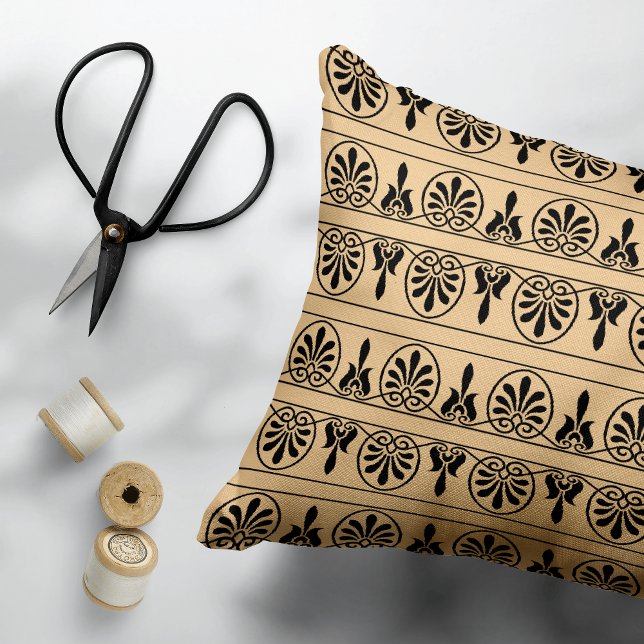 Grieks Arabesk mediterraan patroon bruin Accent Kussen (Creator heeft geüpload)